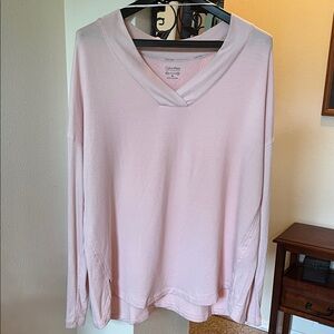 Calvin Klein Women's Light Pink V-Neck Sweatshirt